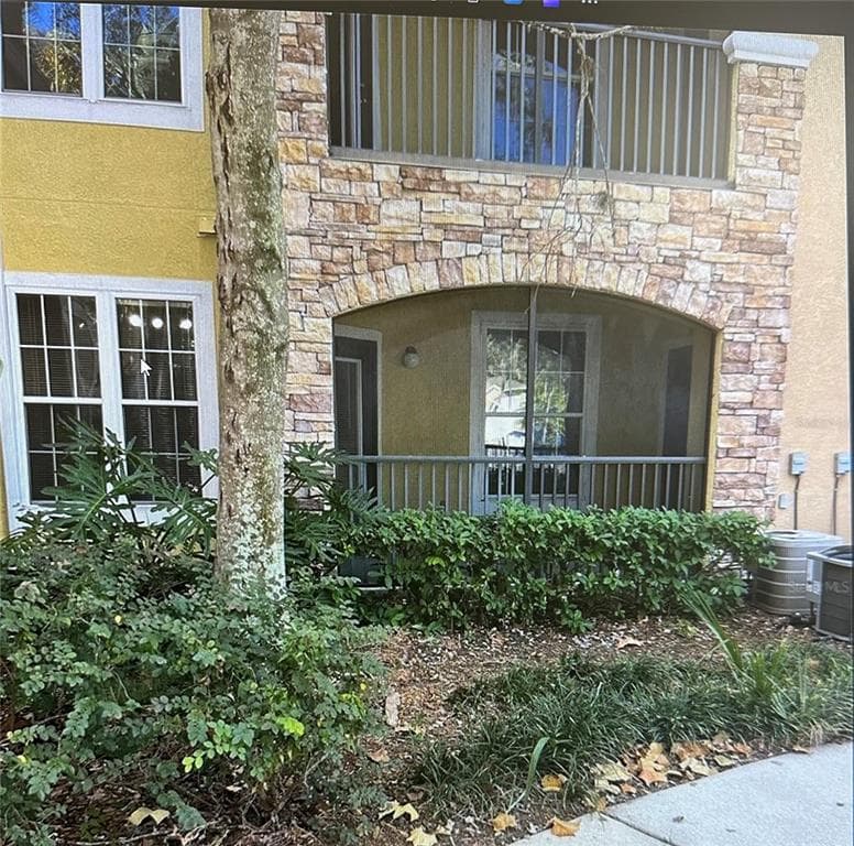 10021 COURTNEY PALMS BOULEVARD UNIT 101 TAMPA, FL 33619