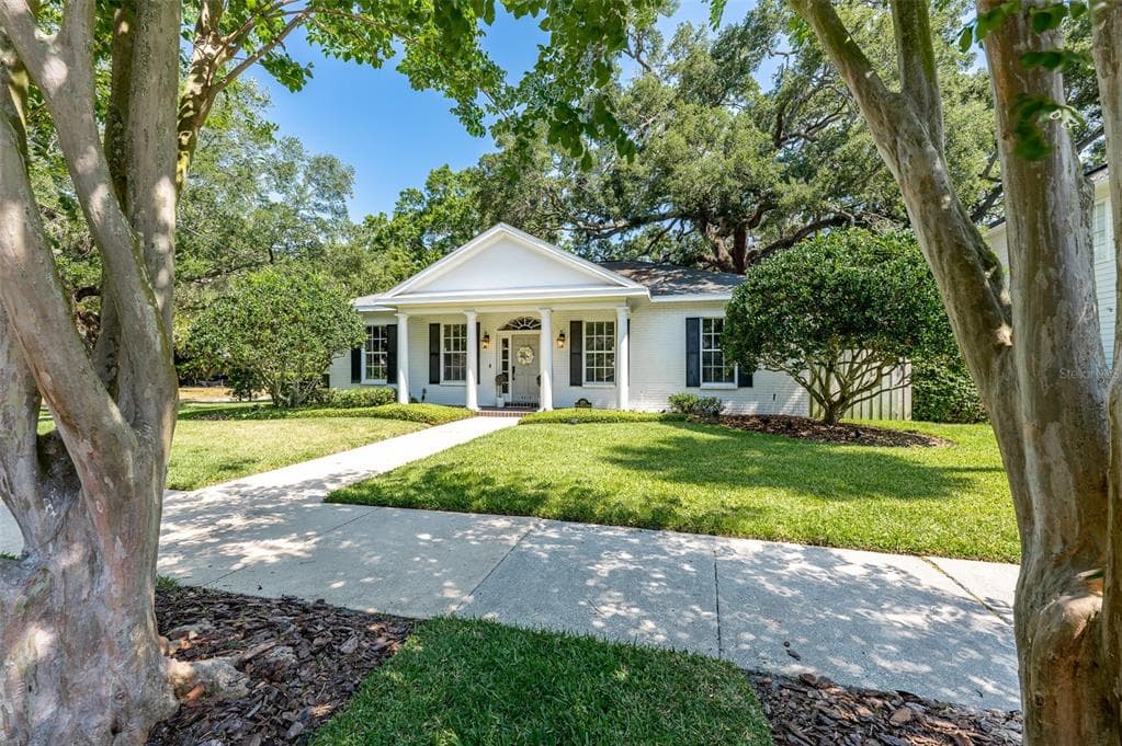4313 W SWANN AVENUE TAMPA, FL 33609