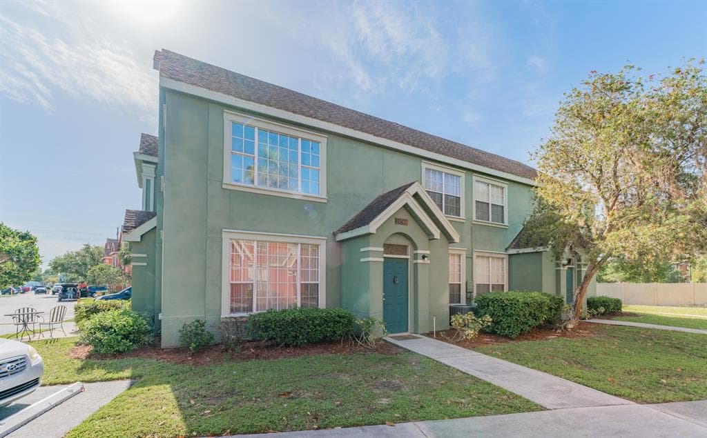 10568 WINDSOR LAKE COURT TAMPA, FL 33626