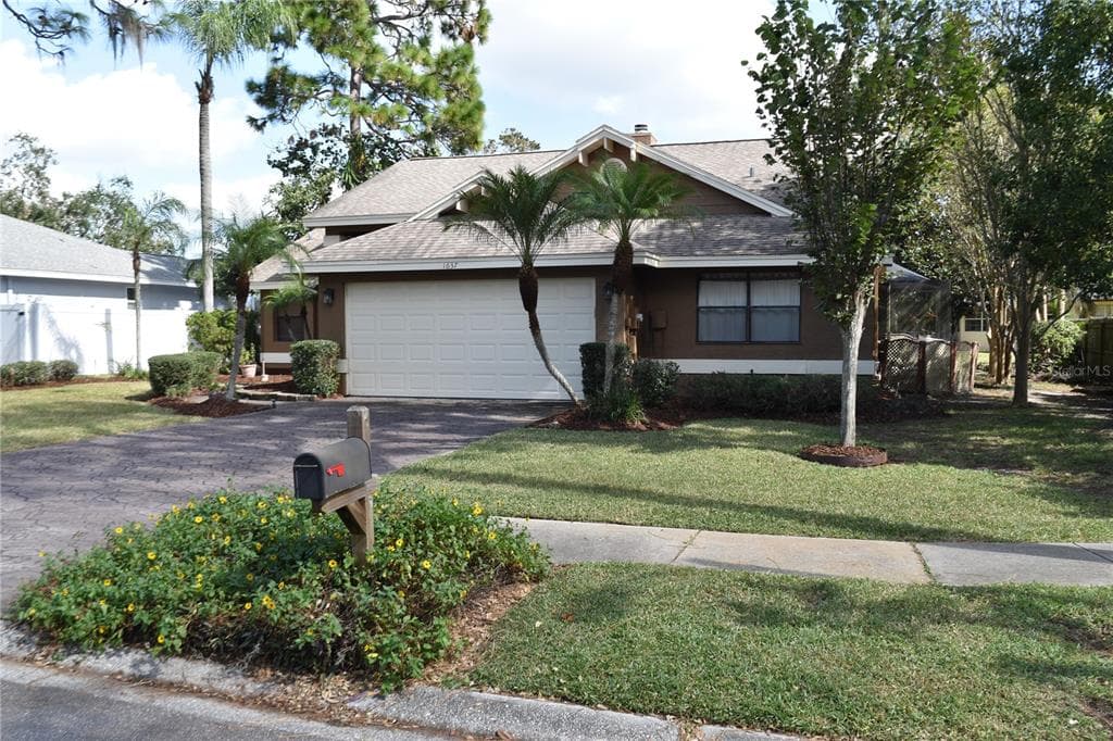 1637 PALOMINO DRIVE TARPON SPRINGS, FL 34689