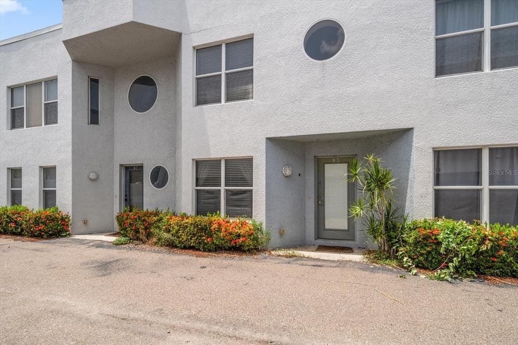 83 16TH STREET S ST PETERSBURG, FL 33705