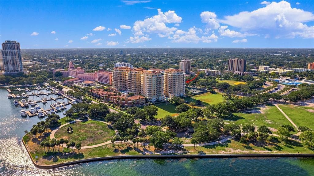 555 5TH AVENUE NE UNIT 814 ST PETERSBURG, FL 33701