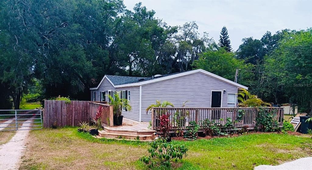 206 N MULRENNAN ROAD VALRICO, FL 33594