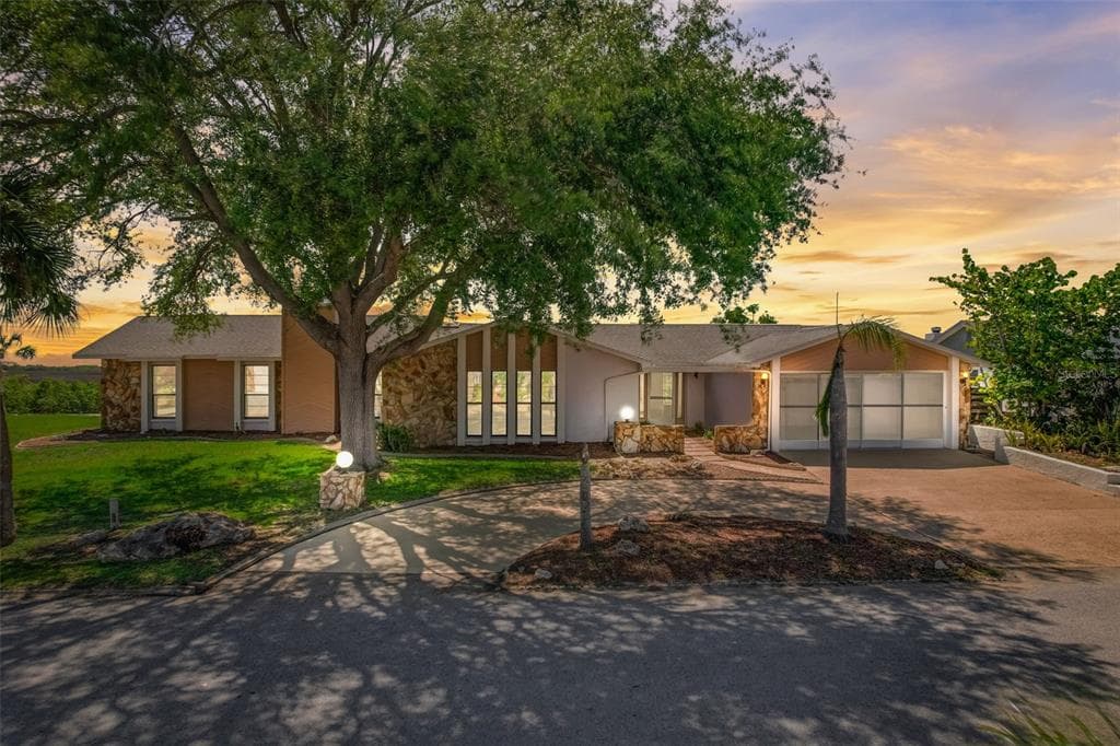 6916 SOUTHWIND DRIVE HUDSON, FL 34667