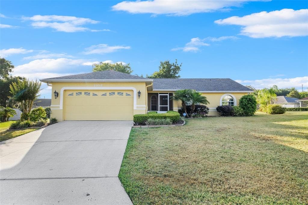 2102 SAXON LANE LAKELAND, FL 33810