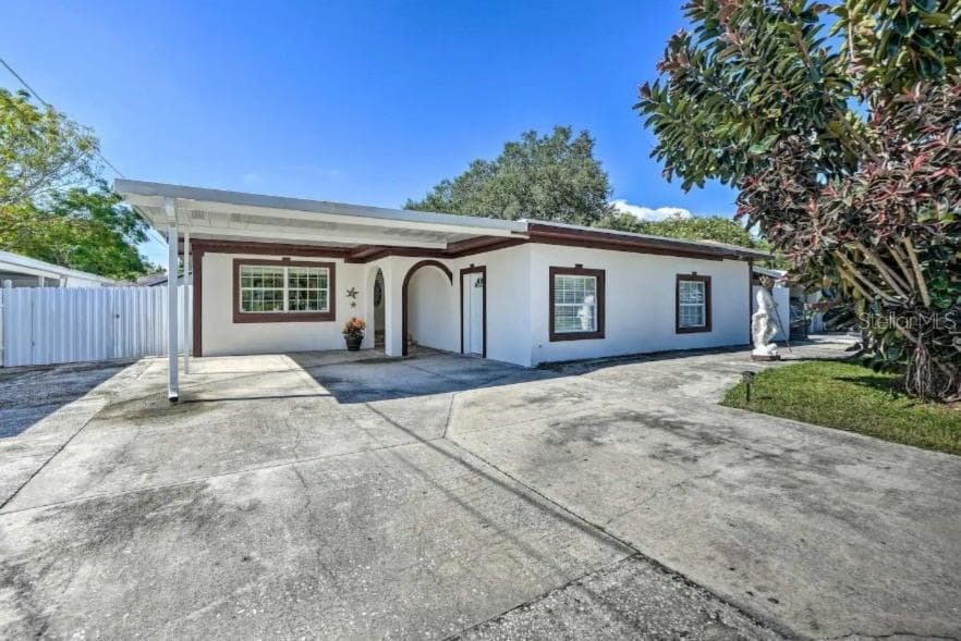 3202 W BEACH STREET TAMPA, FL 33607