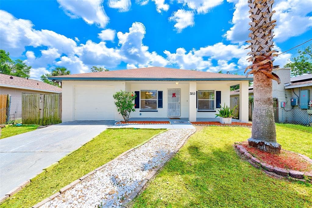3213 E GIDDENS AVENUE TAMPA, FL 33610