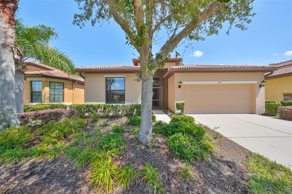 307 LAUREL FALLS DRIVE APOLLO BEACH, FL 33572