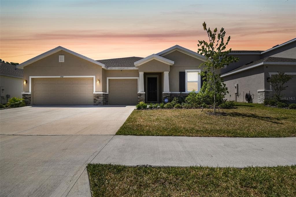3787 AUTUMN AMBER DR