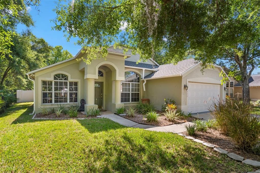 19025 SILVERBROOK DRIVE TAMPA, FL 33647