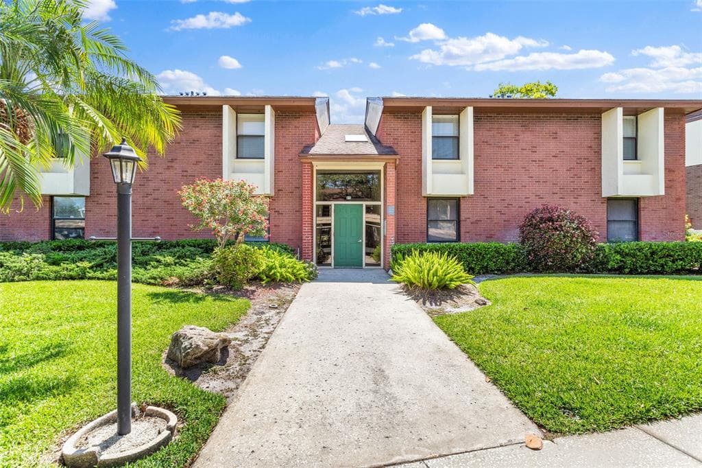 109 CARYL WAY UNIT 109 OLDSMAR, FL 34677