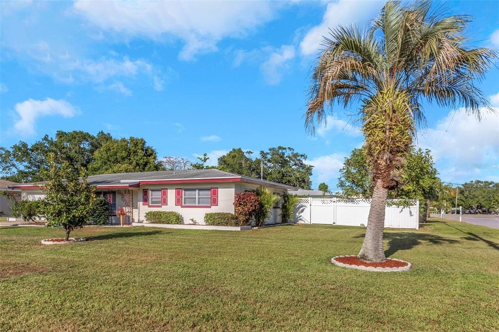 801 GLEN OAK AVENUE E CLEARWATER, FL 33759