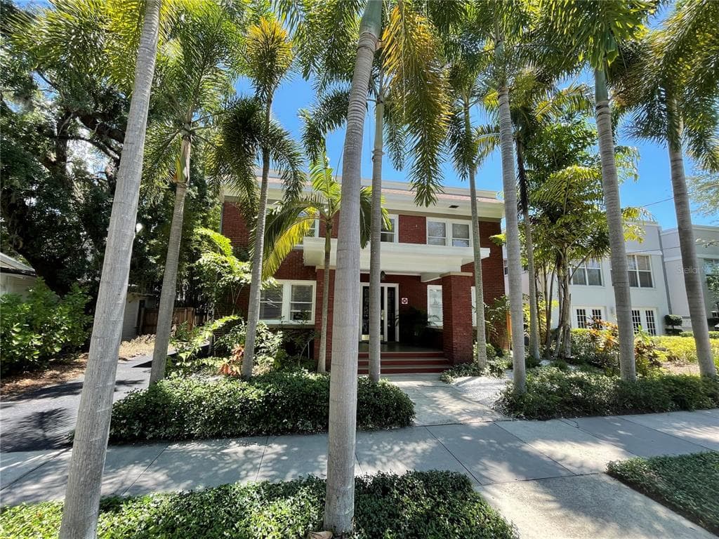 2000 W DEKLE AVENUE UNIT 1 TAMPA, FL 33606
