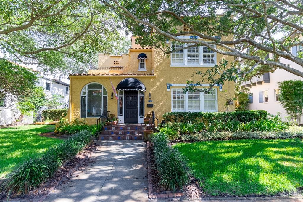 746 18TH AVENUE NE ST PETERSBURG, FL 33704