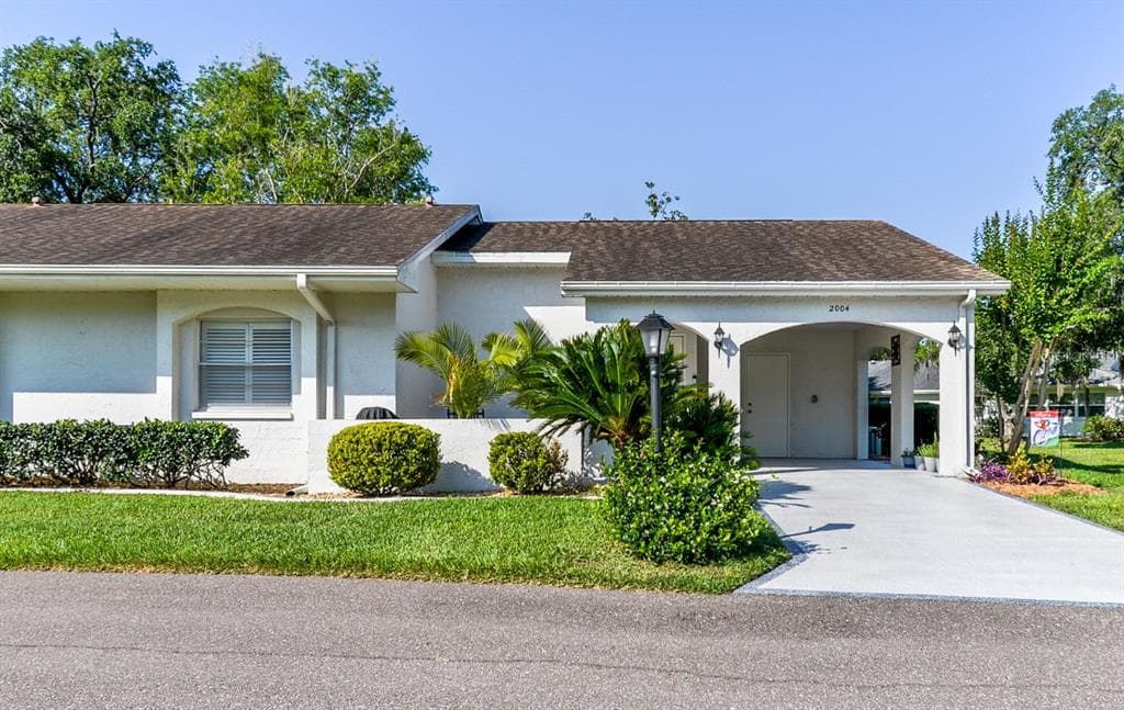 2004 HAWKHURST CIRCLE UNIT 0 SUN CITY CENTER, FL 33573