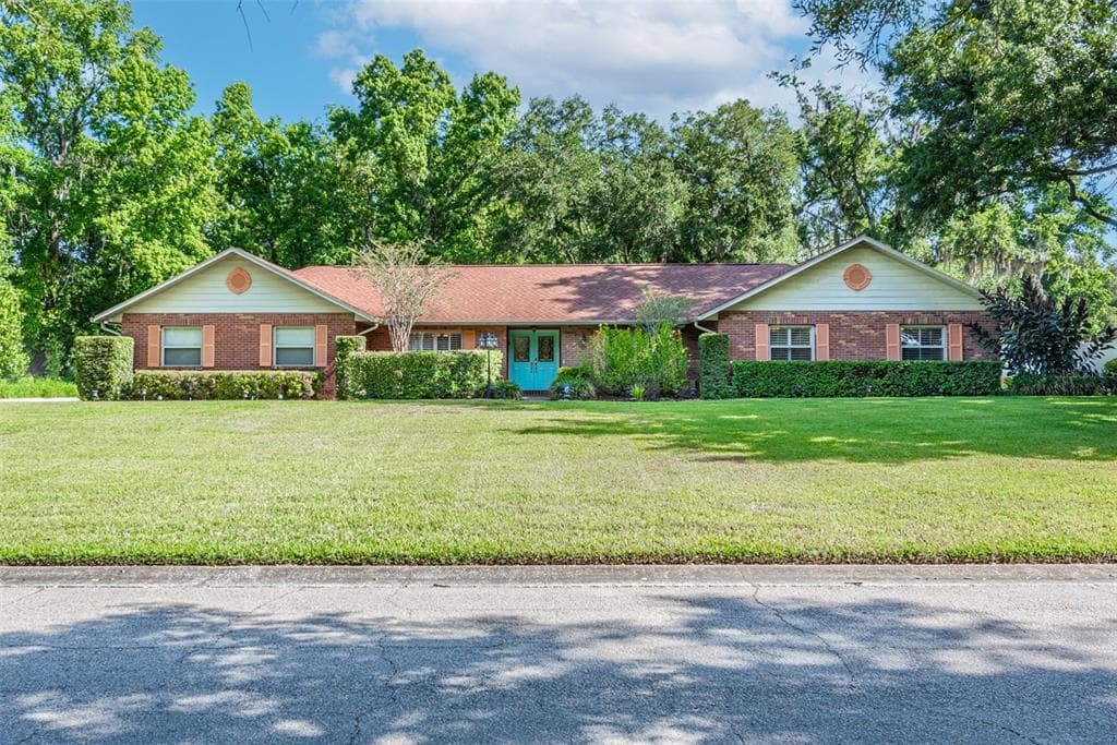 704 TOMAHAWK TRAIL BRANDON, FL 33511