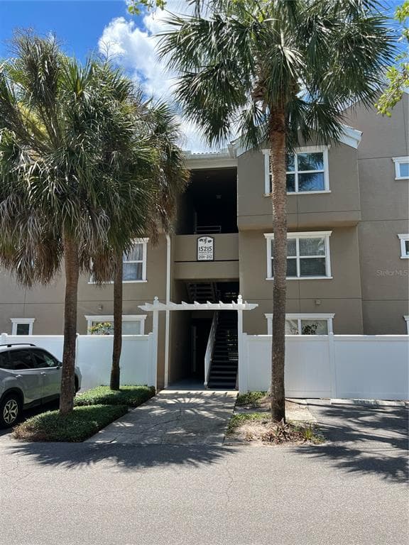 15215 AMBERLY DRIVE UNIT 208 TAMPA, FL 33647