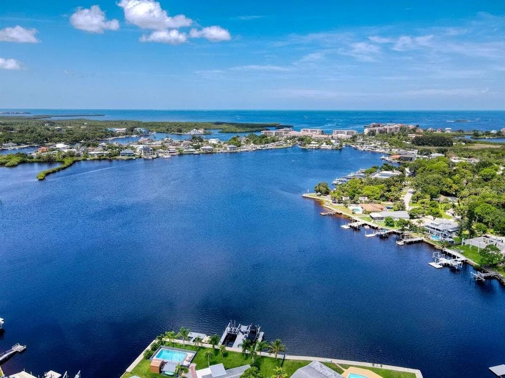 5352 QUIST DRIVE PORT RICHEY, FL 34668