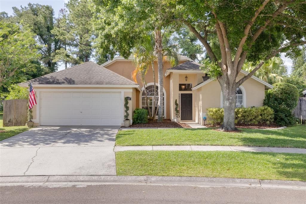 8921 BRELAND DRIVE TAMPA, FL 33626