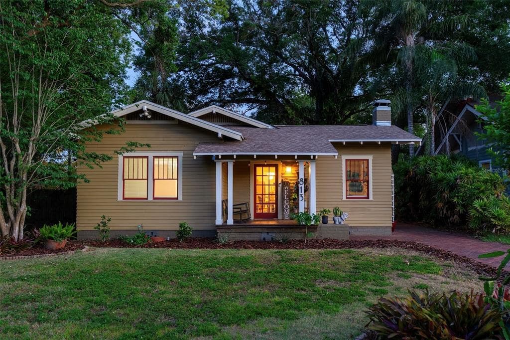 813 E CAYUGA STREET TAMPA, FL 33603