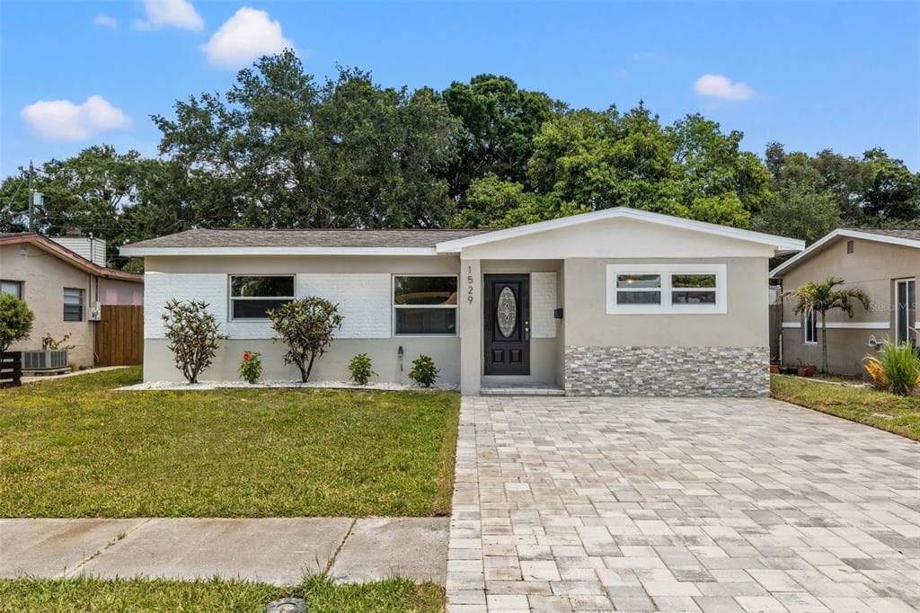 1529 56TH AVENUE N ST PETERSBURG, FL 33703