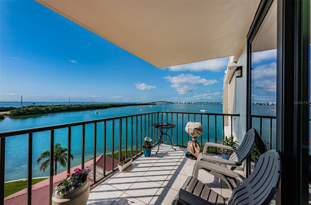 6361 BAHIA DEL MAR BOULEVARD UNIT 607 ST PETERSBURG, FL 33715