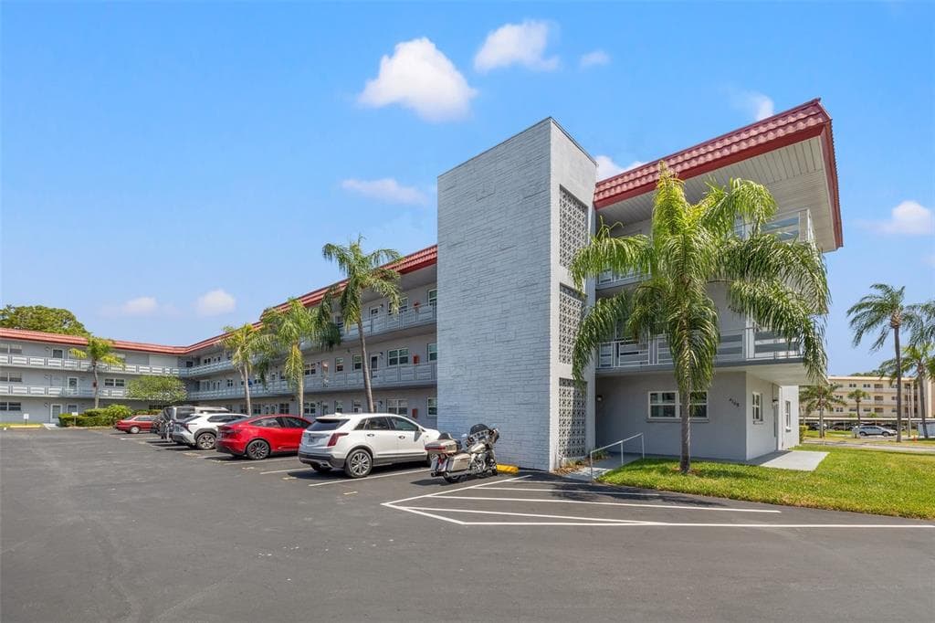 5660 80TH STREET N UNIT A208 ST PETERSBURG, FL 33709