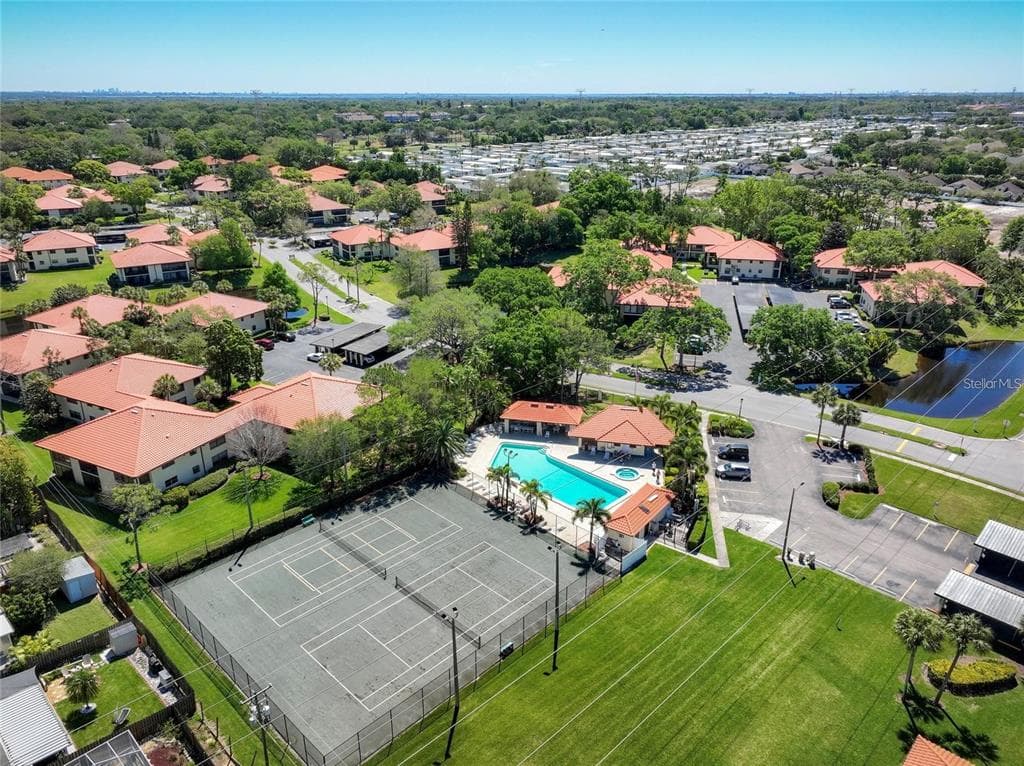 1609 HAMMOCK PINE BOULEVARD UNIT 1609 CLEARWATER, FL 33761