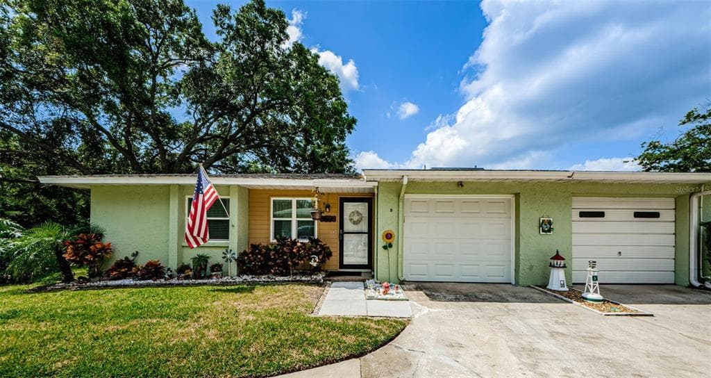 1138 ORANGE TREE CIRCLE E UNIT B PALM HARBOR, FL 34684