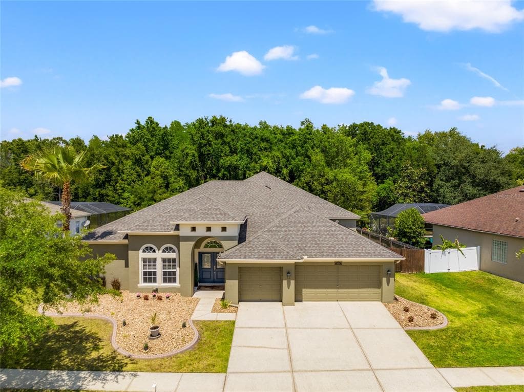 5648 SPECTACULAR BID DRIVE
