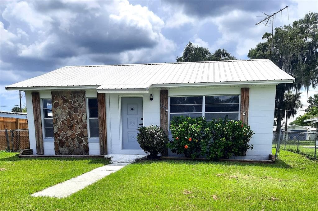 5533 8TH STREET ZEPHYRHILLS, FL 33542