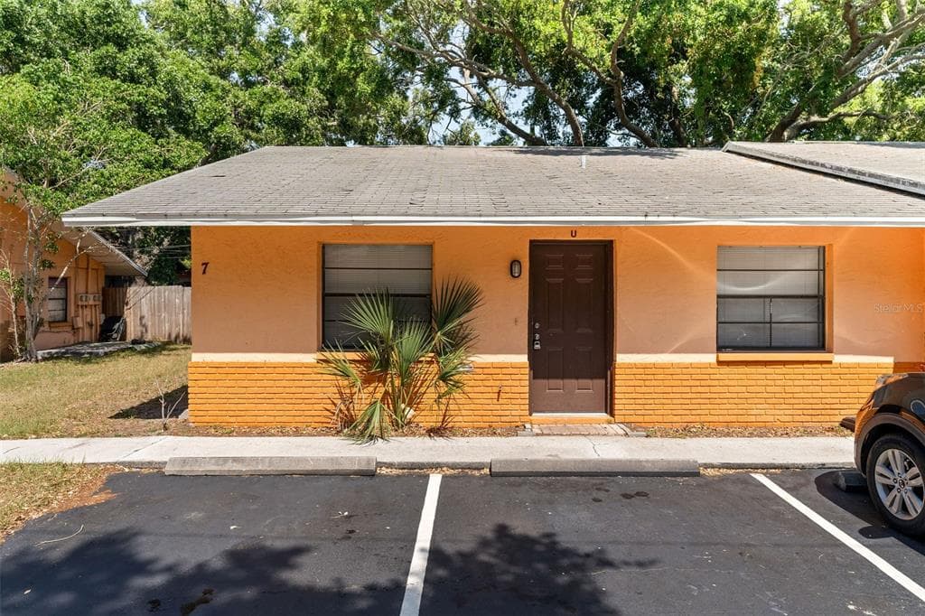 950 BELTREES STREET UNIT N DUNEDIN, FL 34698