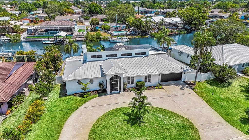 617 KINGSTON COURT APOLLO BEACH, FL 33572