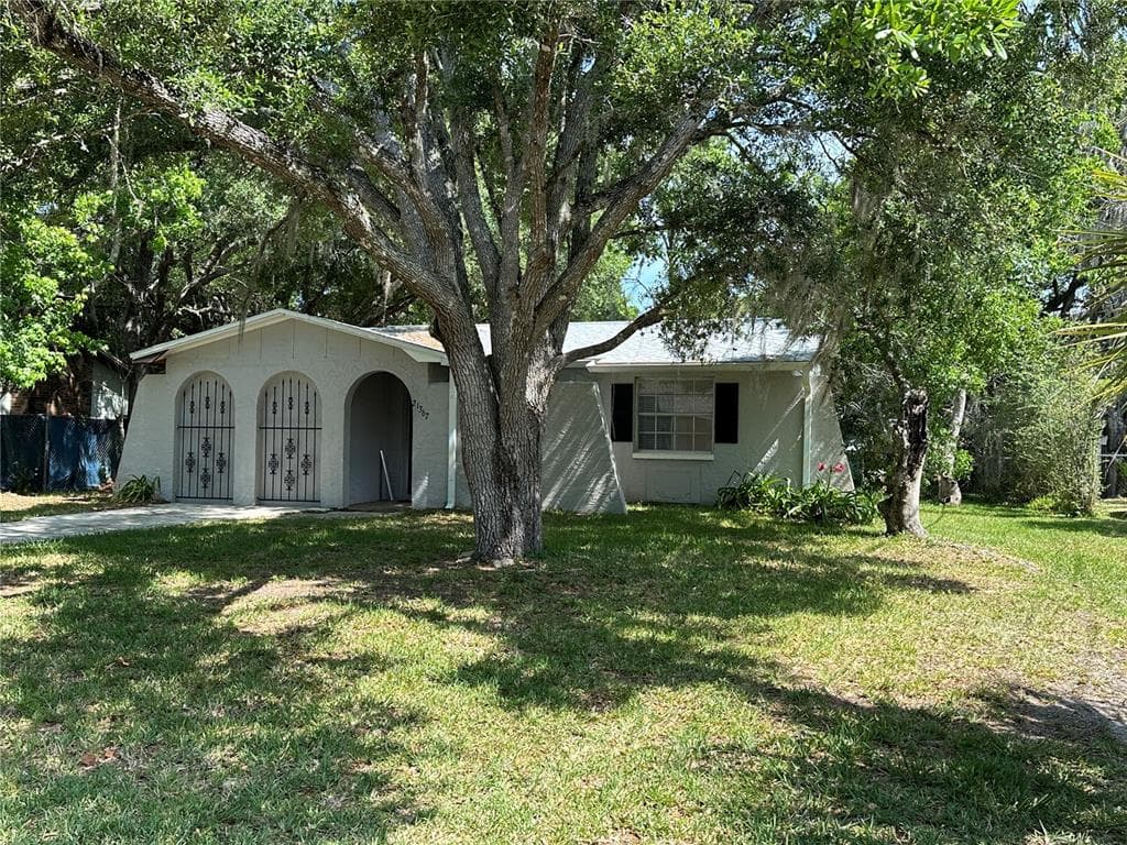 21367 ANDERSON ROAD BROOKSVILLE, FL 34601