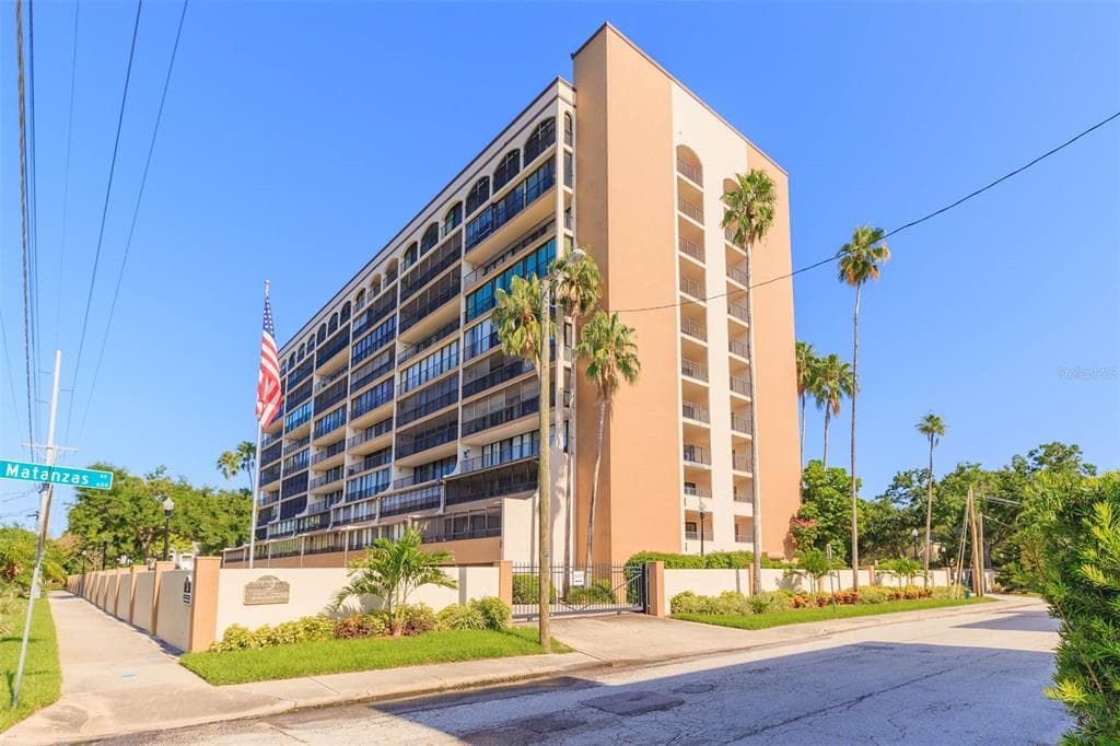 3211 W SWANN AVENUE UNIT 601 TAMPA, FL 33609