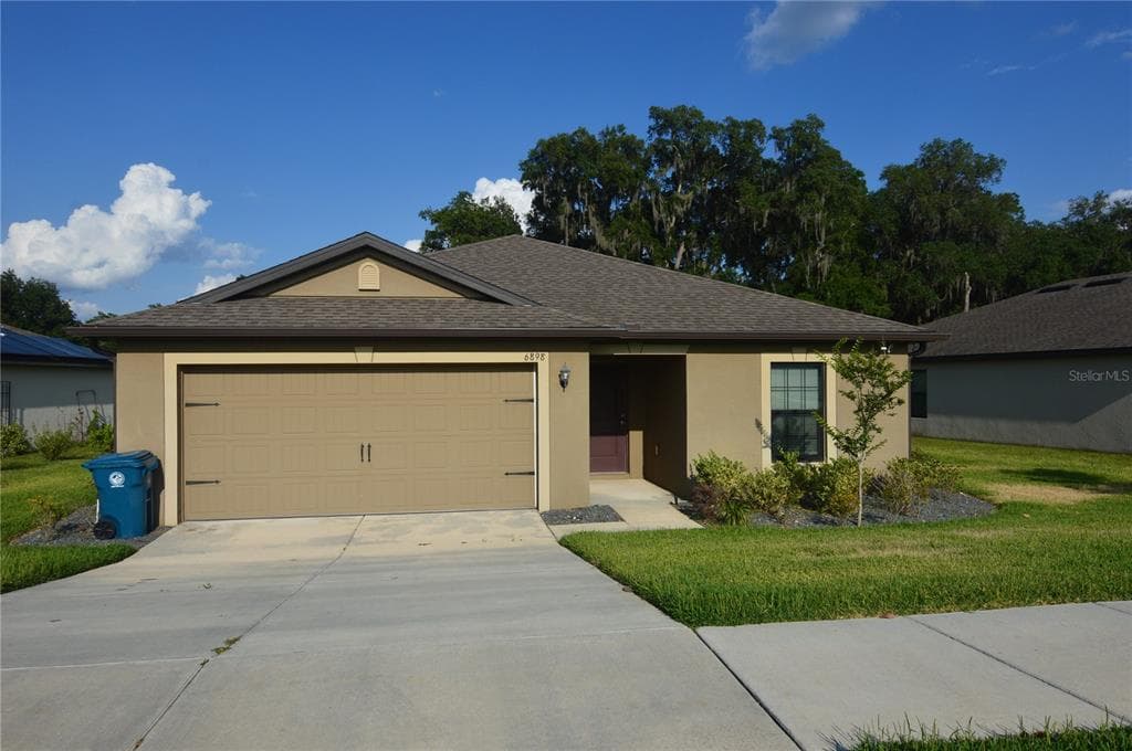 6898 REDBAY DRIVE BROOKSVILLE, FL 34602