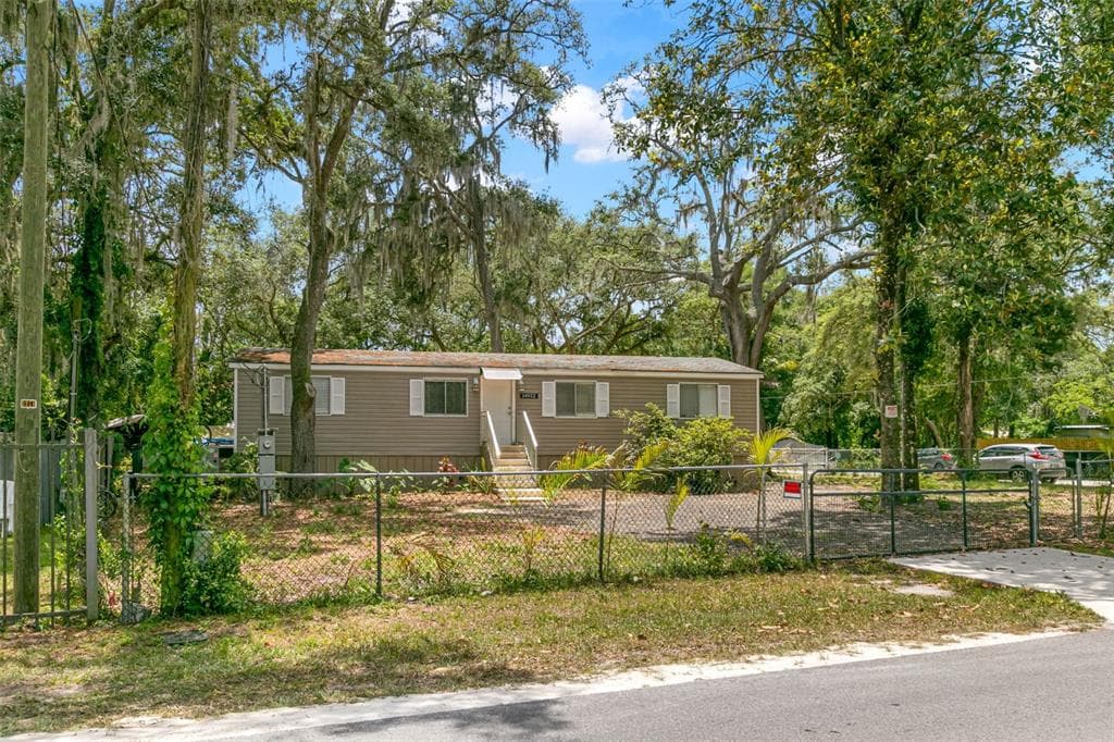 34932 REYNOLDS STREET DADE CITY, FL 33523