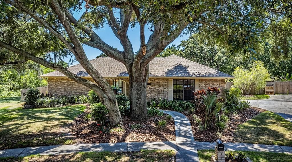 2712 GOLF HEIGHTS CIRCLE VALRICO, FL 33596