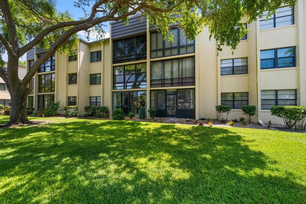 14130 ROSEMARY LANE UNIT 1104 LARGO, FL 33774