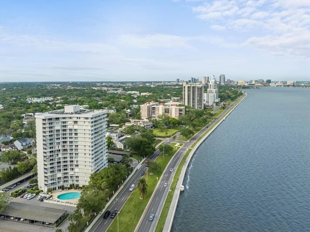 2611 BAYSHORE BOULEVARD UNIT 1604 TAMPA, FL 33629