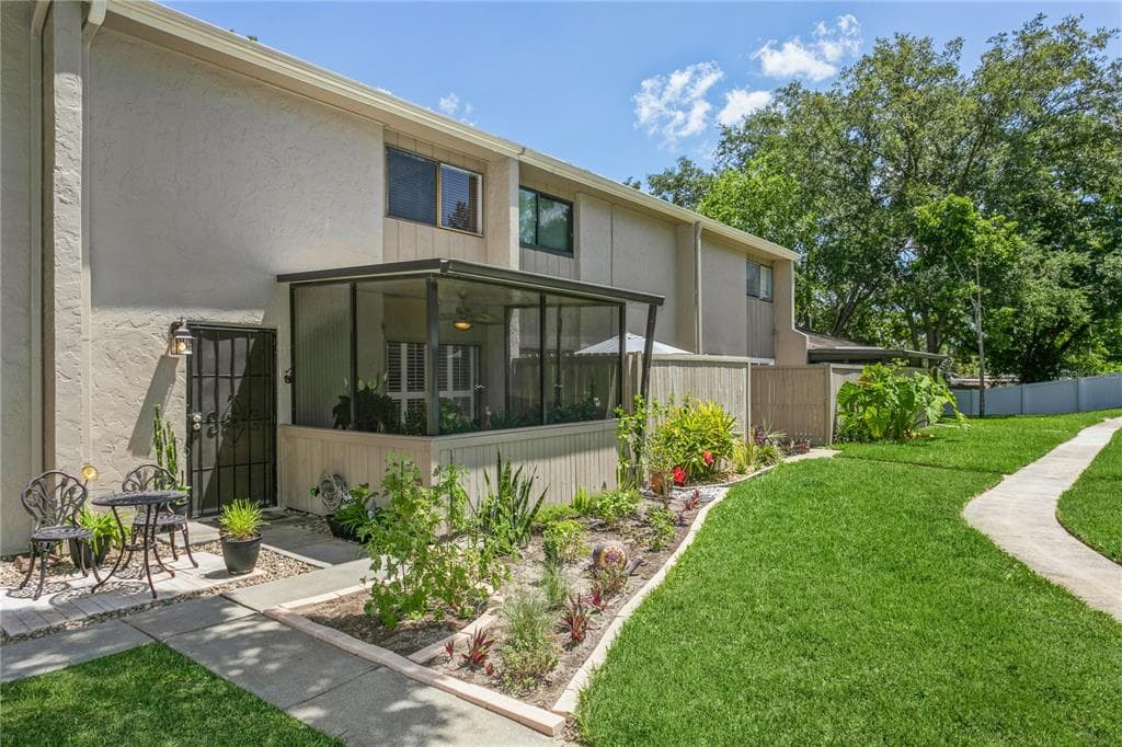 8005 JASMINE DRIVE TEMPLE TERRACE, FL 33637