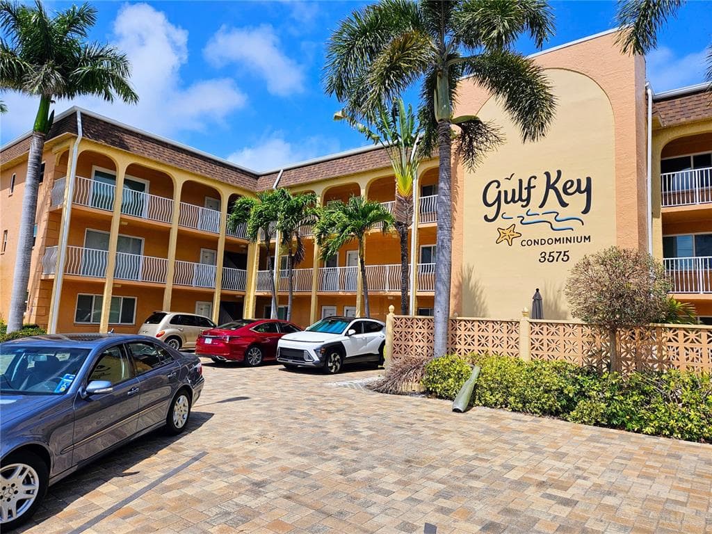 3575 GULF BOULEVARD UNIT 109 ST PETE BEACH, FL 33706