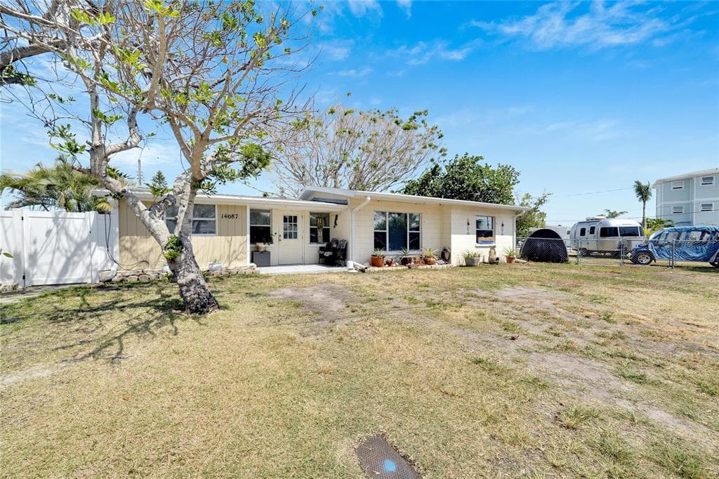 14087 W PARSLEY DR MADEIRA BEACH, FL 33708