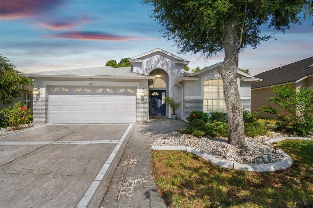 1235 ATTICUS COURT WESLEY CHAPEL, FL 33543