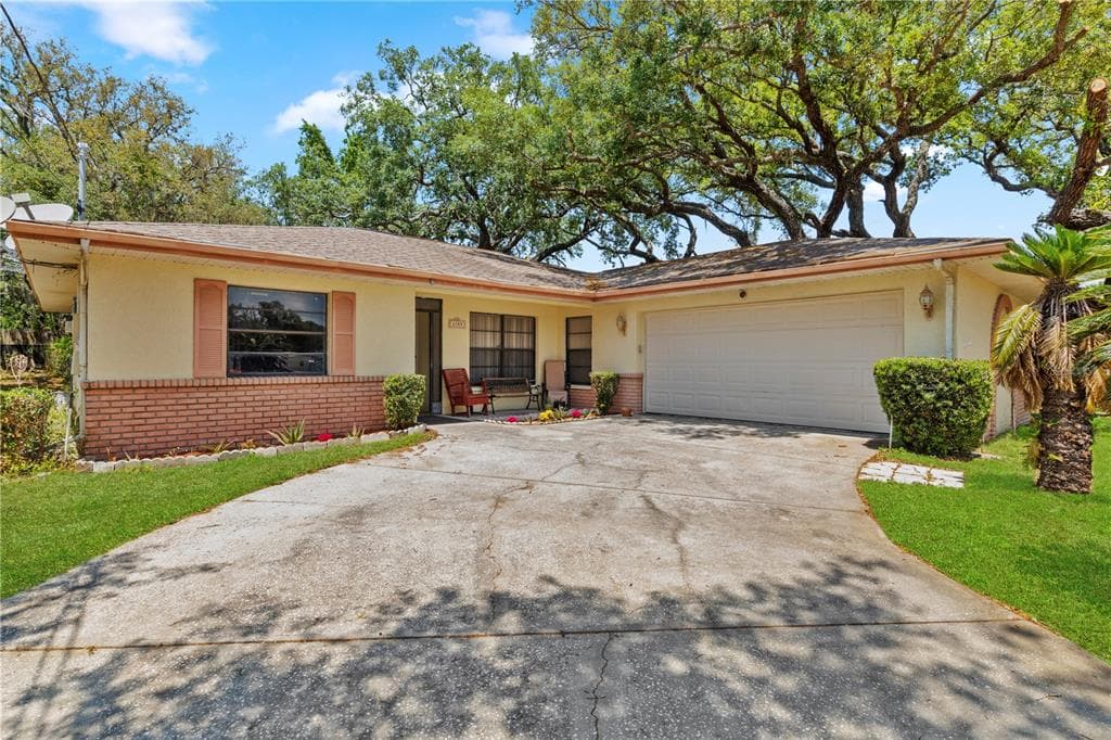 6109 COUNTY LINE ROAD SPRING HILL, FL 34606