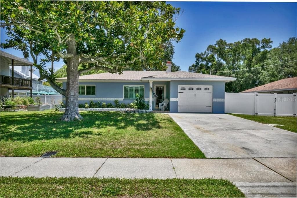 605 DEVONSHIRE STREET OLDSMAR, FL 34677
