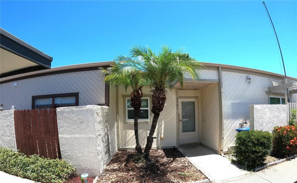 4307 FERN GLEN ST HOLIDAY, FL 34691