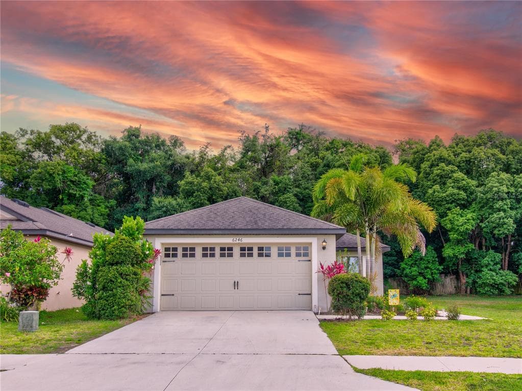 6246 MANITOBA DRIVE LAKELAND, FL 33805
