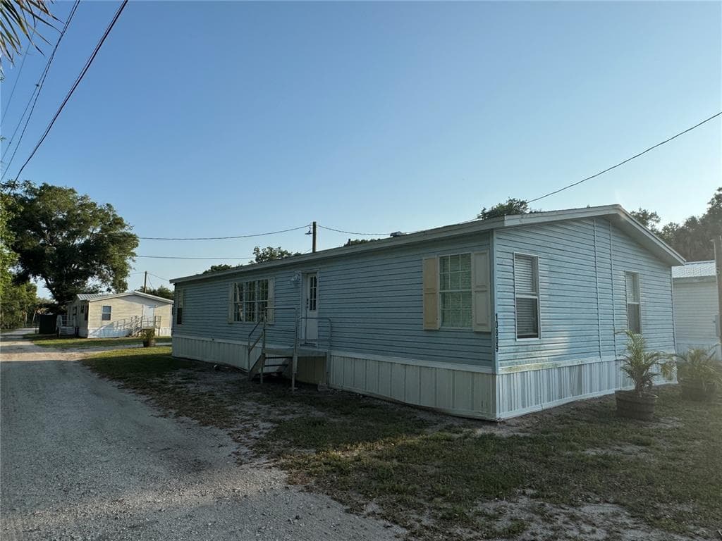 10809 COZARTS CHALET DRIVE GIBSONTON, FL 33534