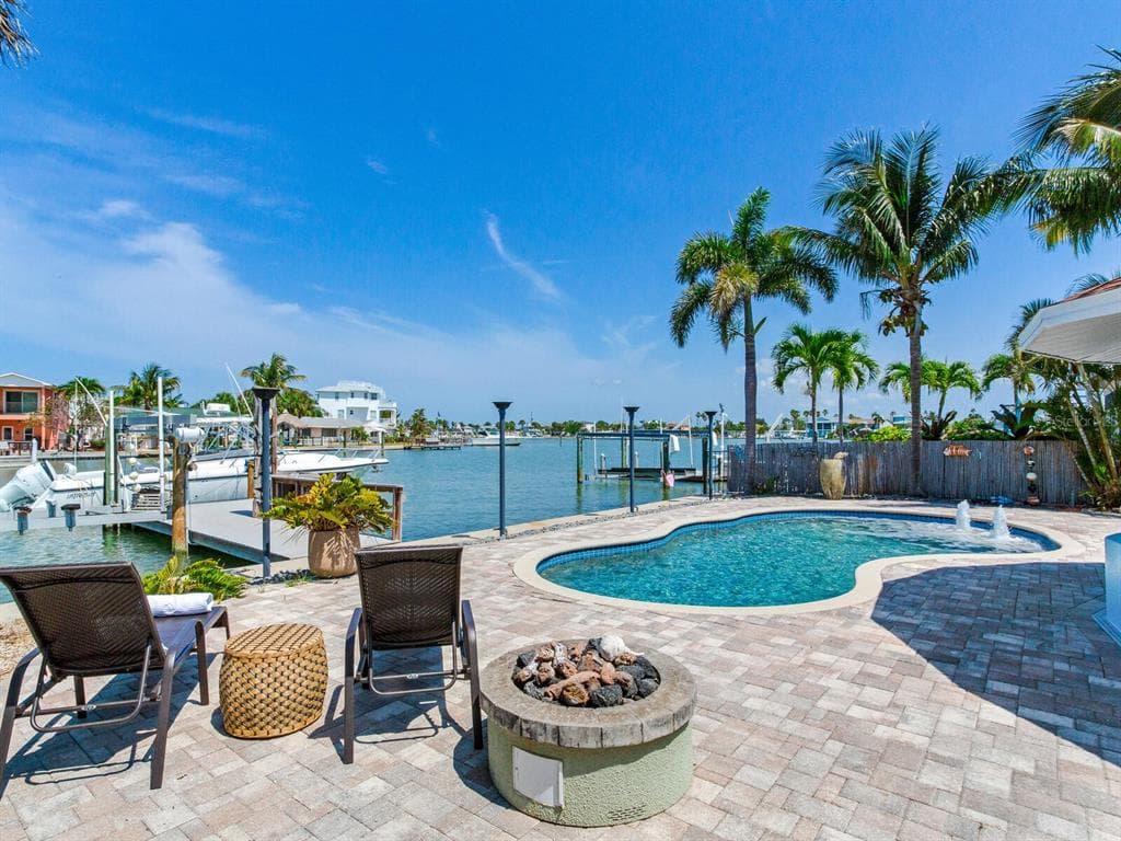 15924 REDINGTON DRIVE REDINGTON BEACH, FL 33708